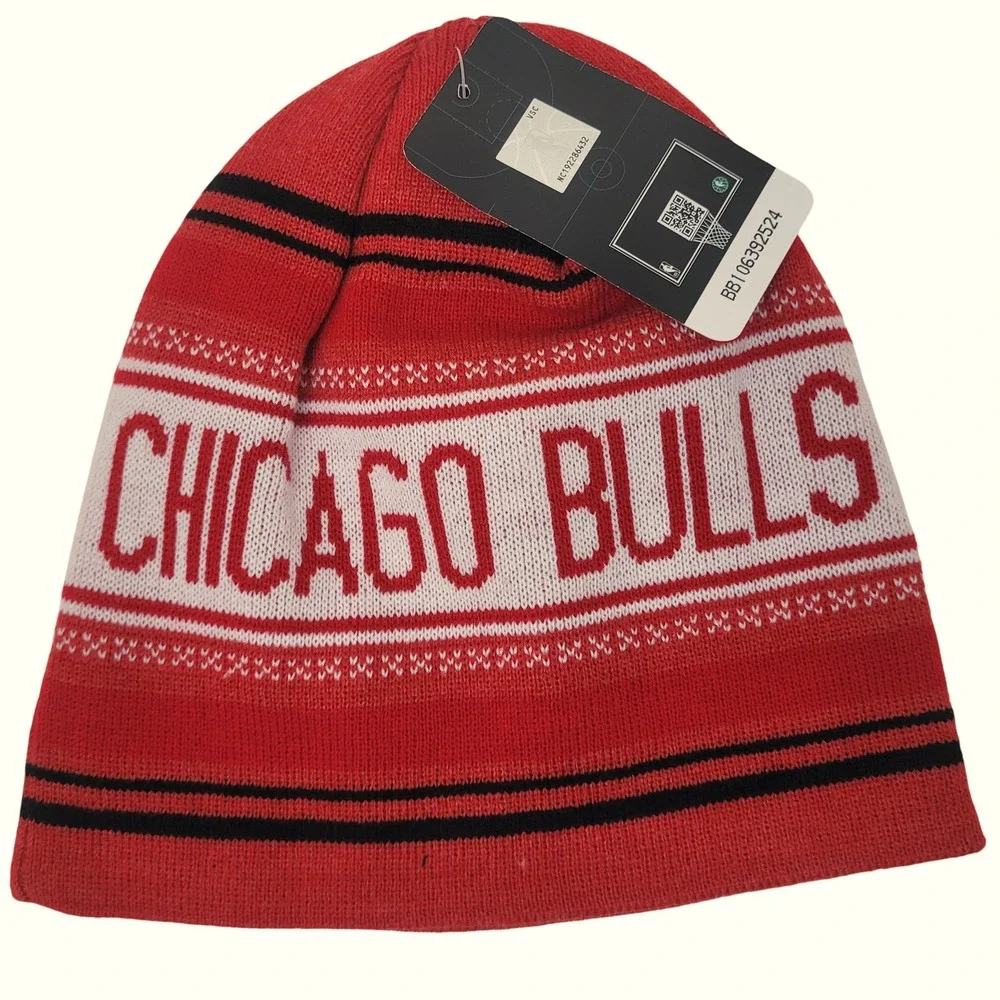 Chicago Bulls NBA‎ Knit Beanie Hat Red Black White Embroidered Logo NWT